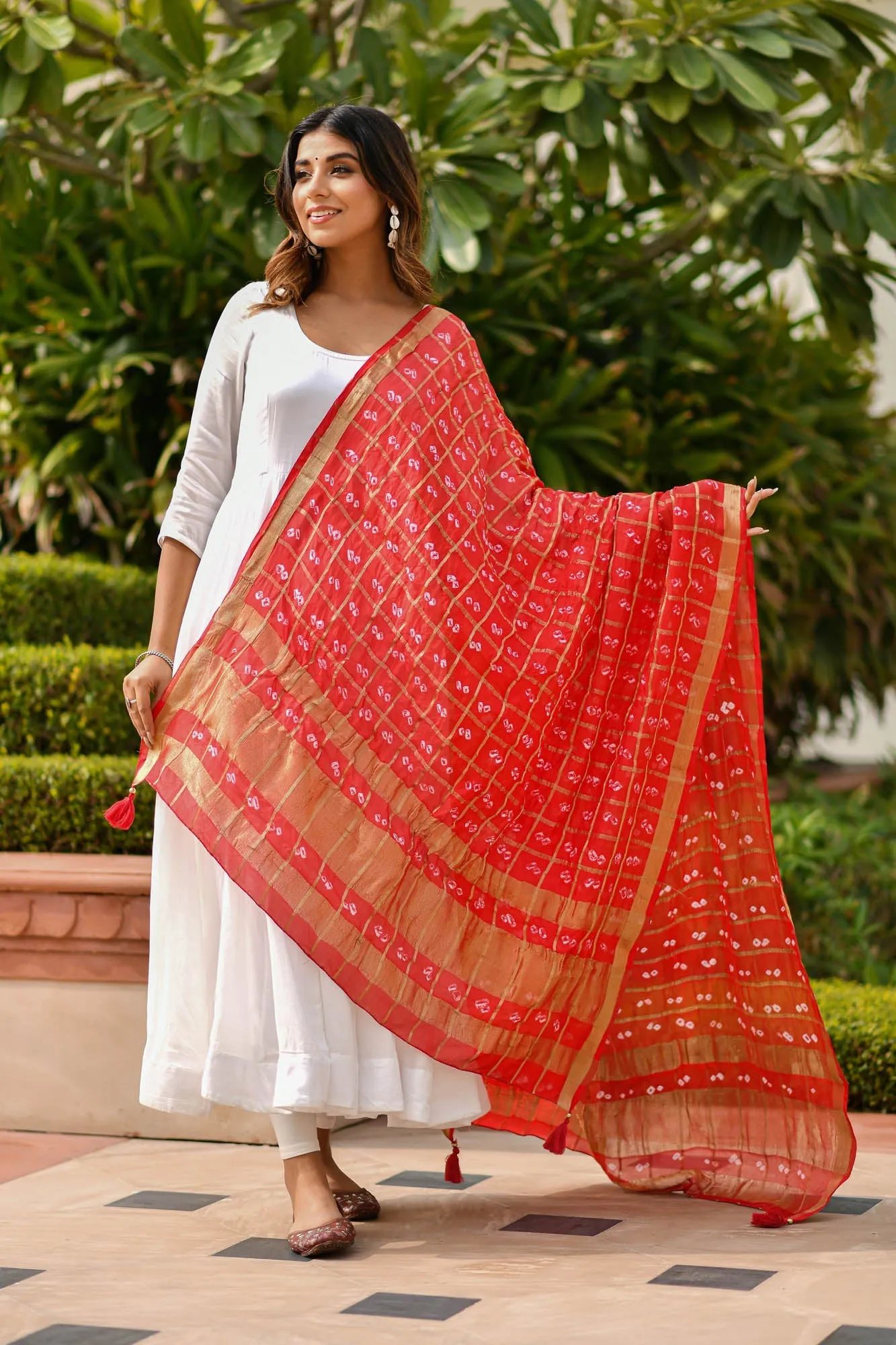 AAHELI AURORA RED BANDHANI DUPATTA
