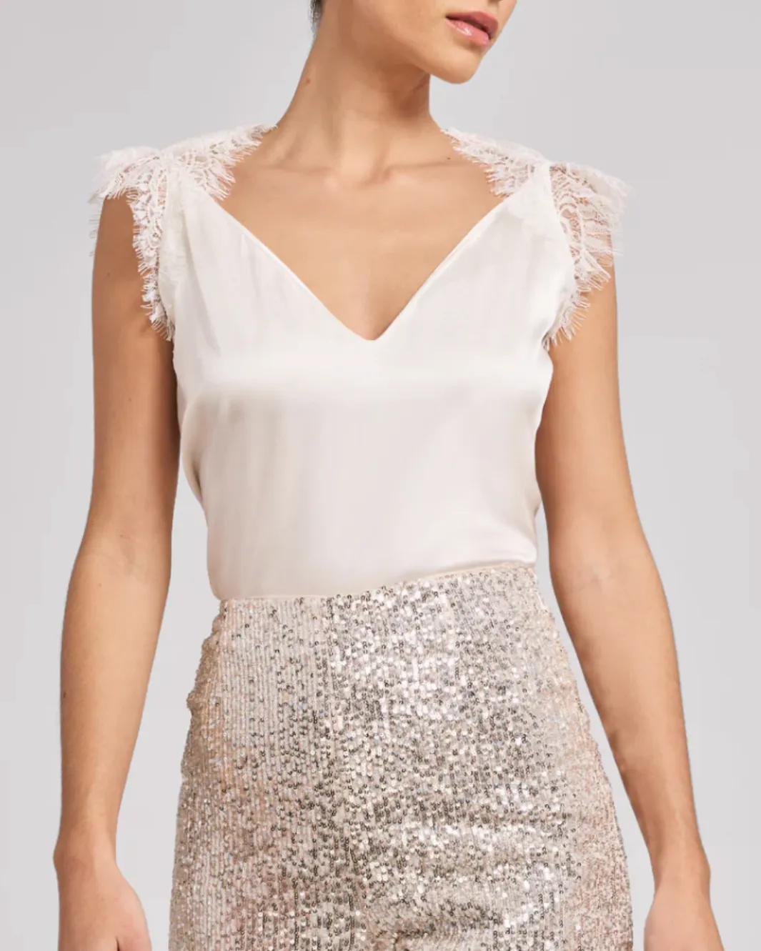 ARCELIA LACE COMBO TOP IN WHITE