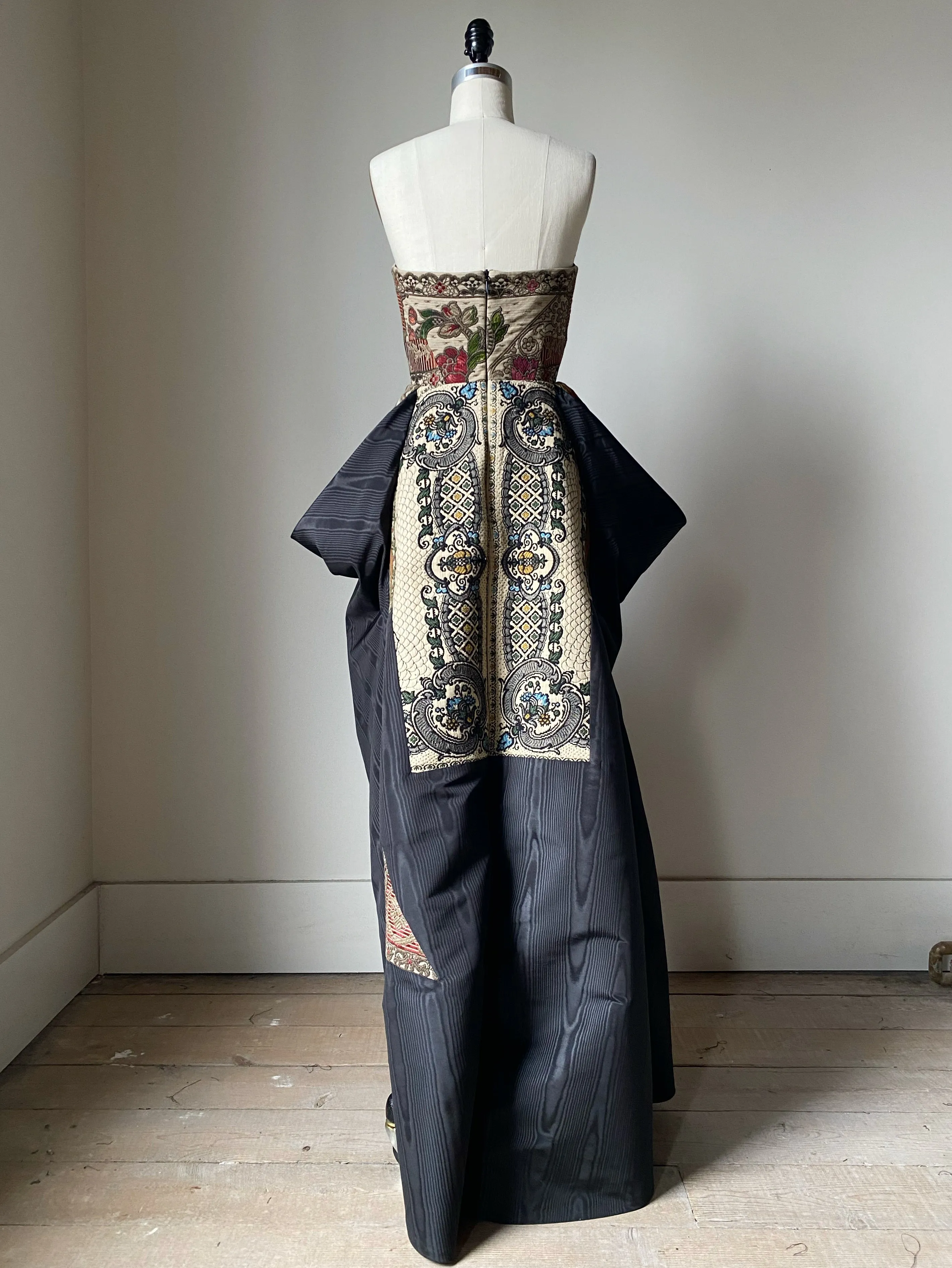 arena 15 elected leader gown