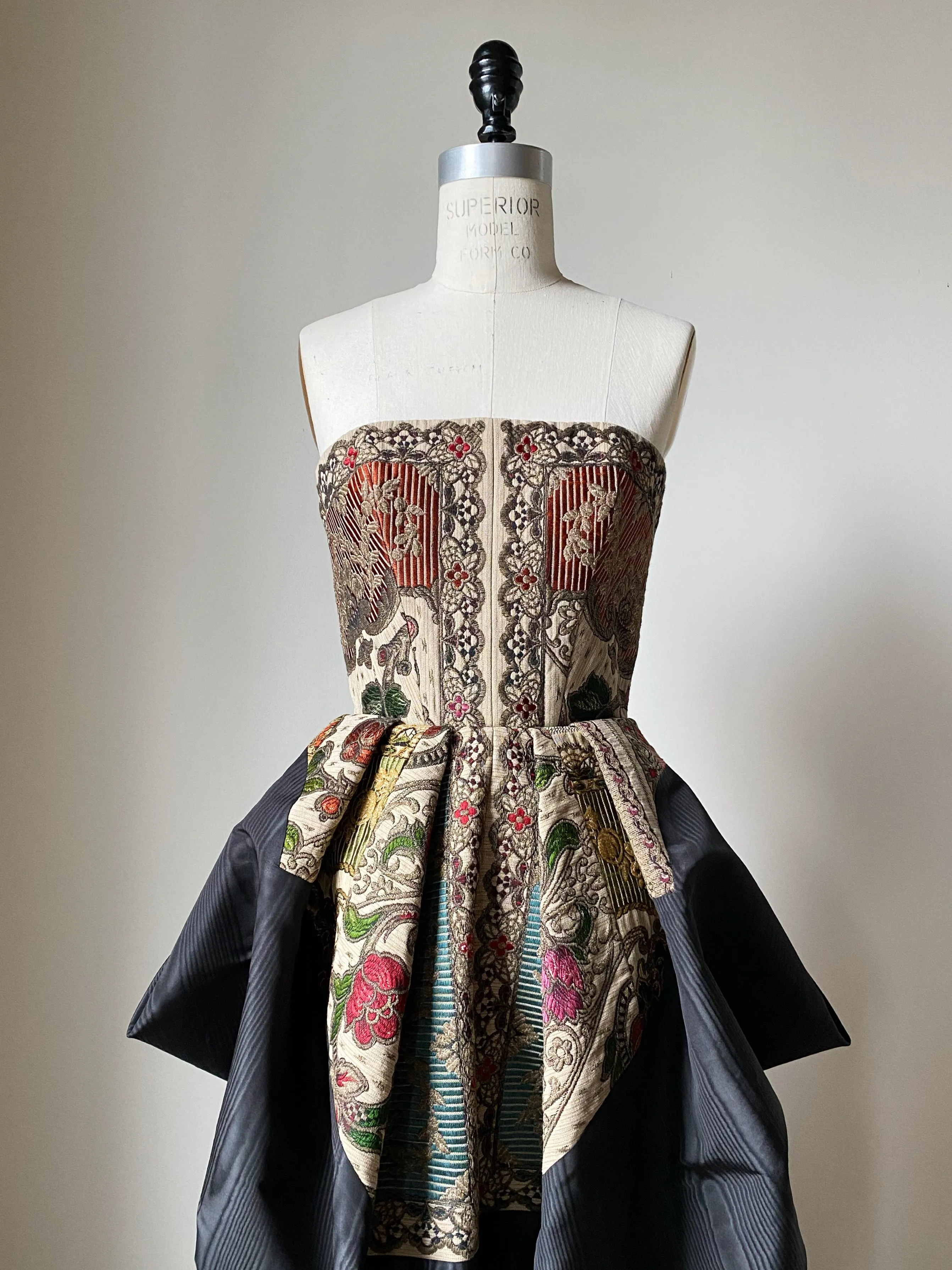 arena 15 elected leader gown