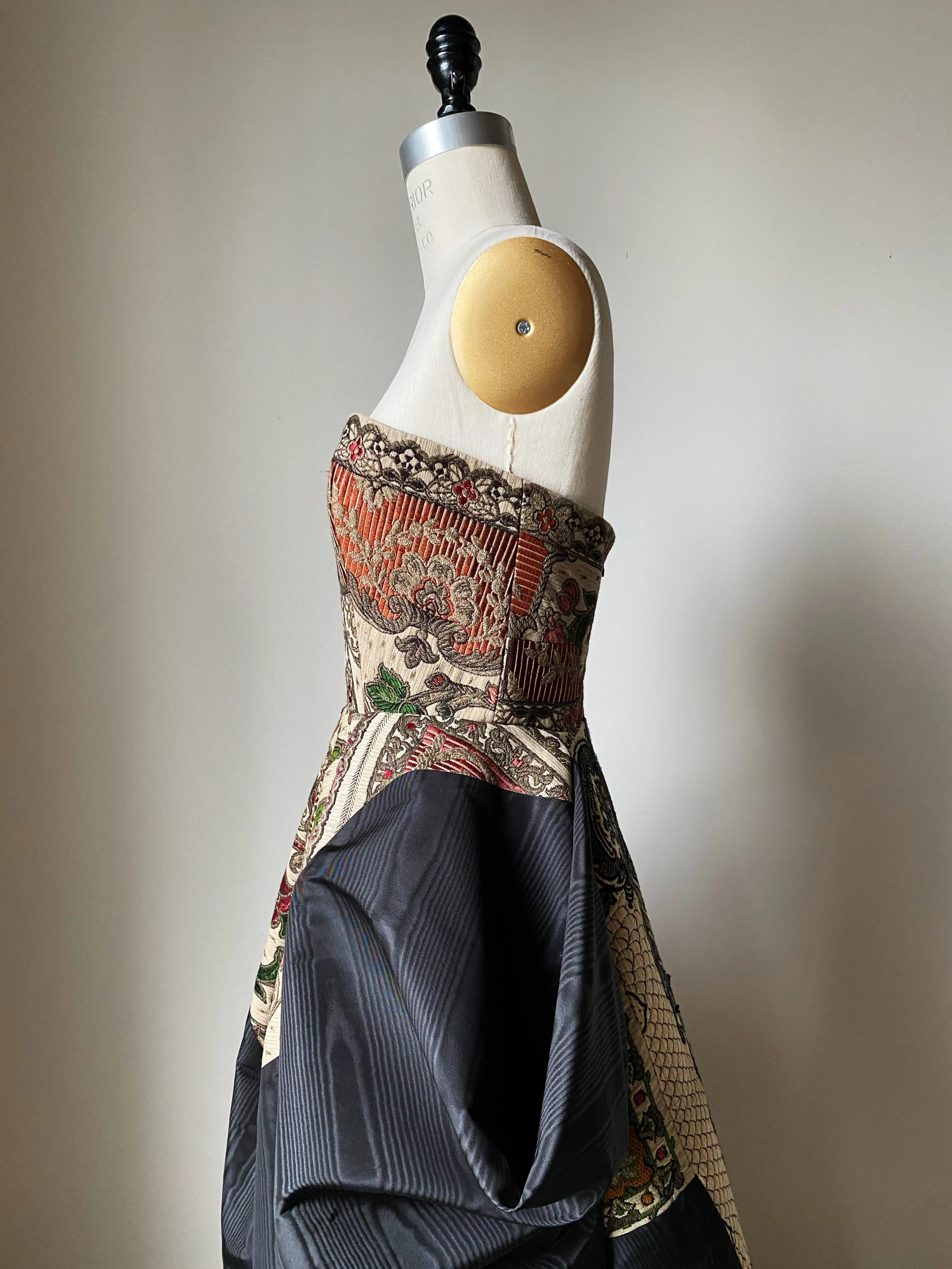 arena 15 elected leader gown