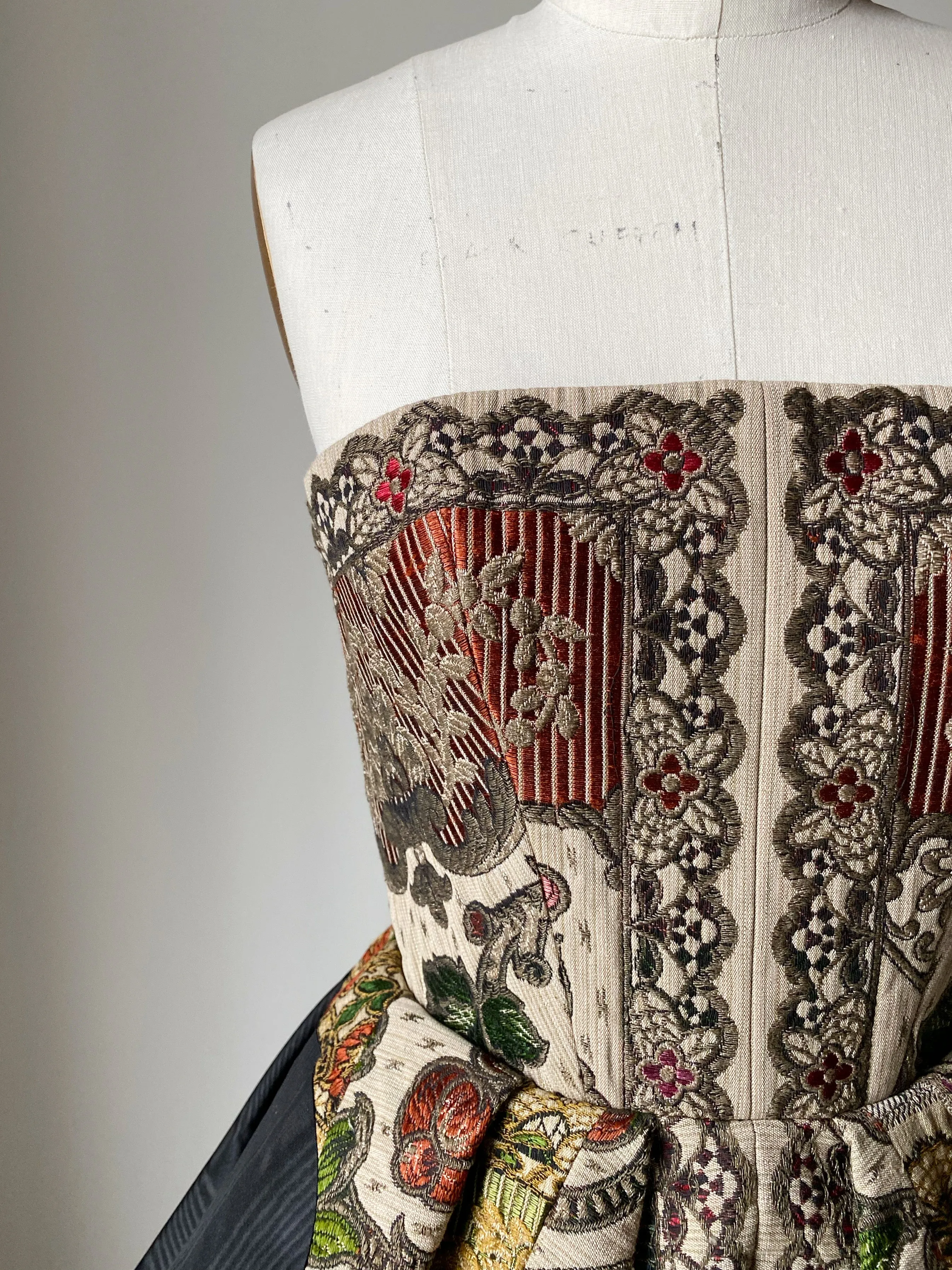 arena 15 elected leader gown