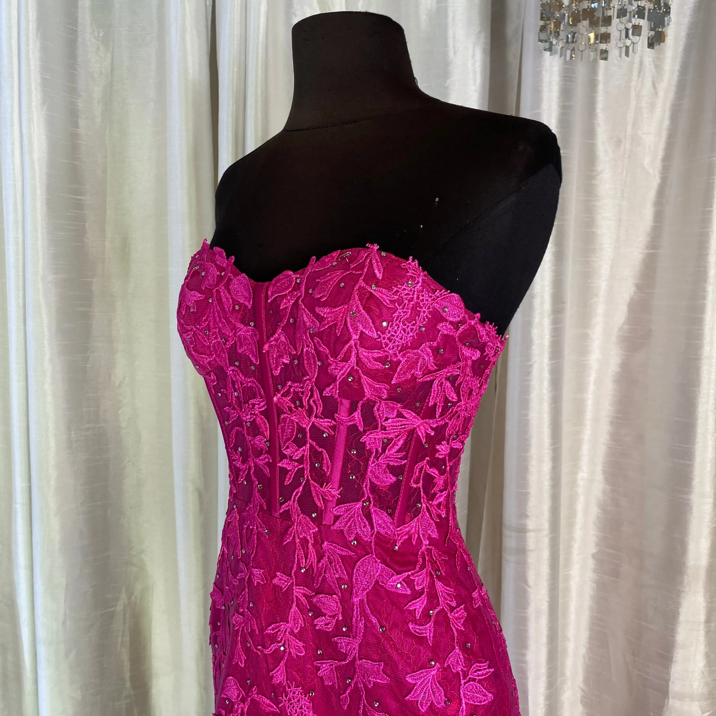 BOUTIQUE Long Strapless Gown Pink Size 4