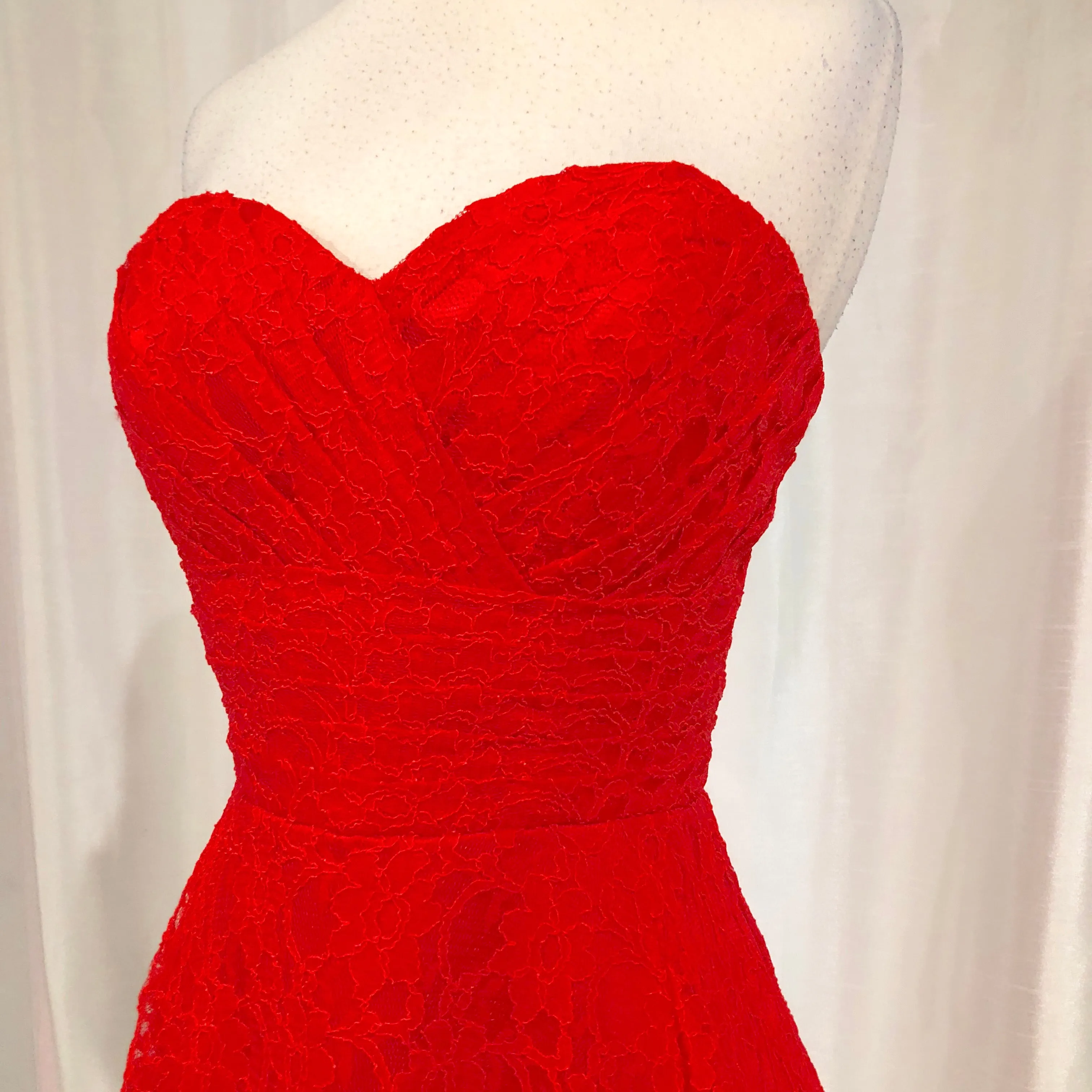 BOUTIQUE Short Red Strapless Lace Gown Size 4