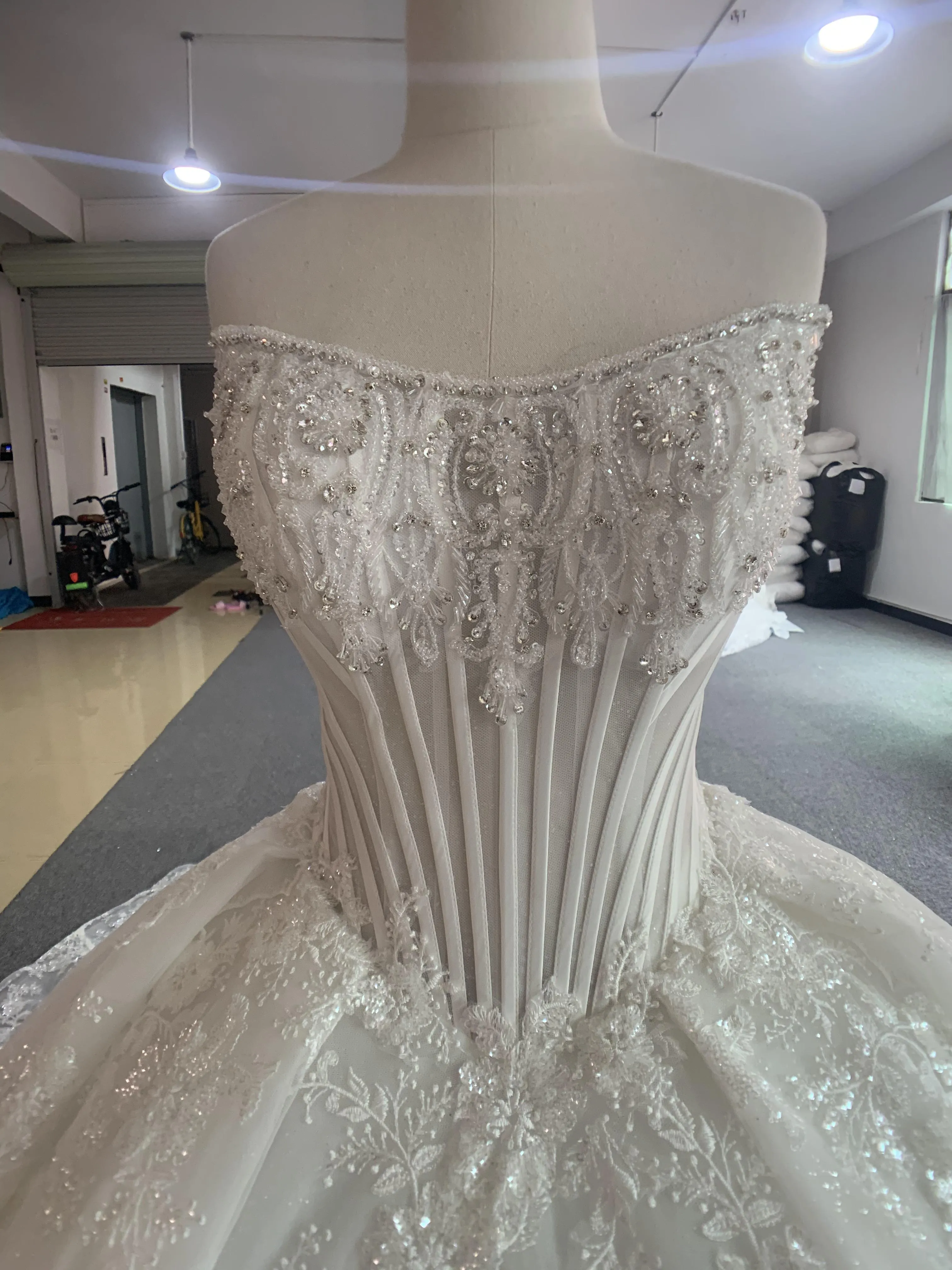 BYG fashion style strapless boning wedding dress full lace