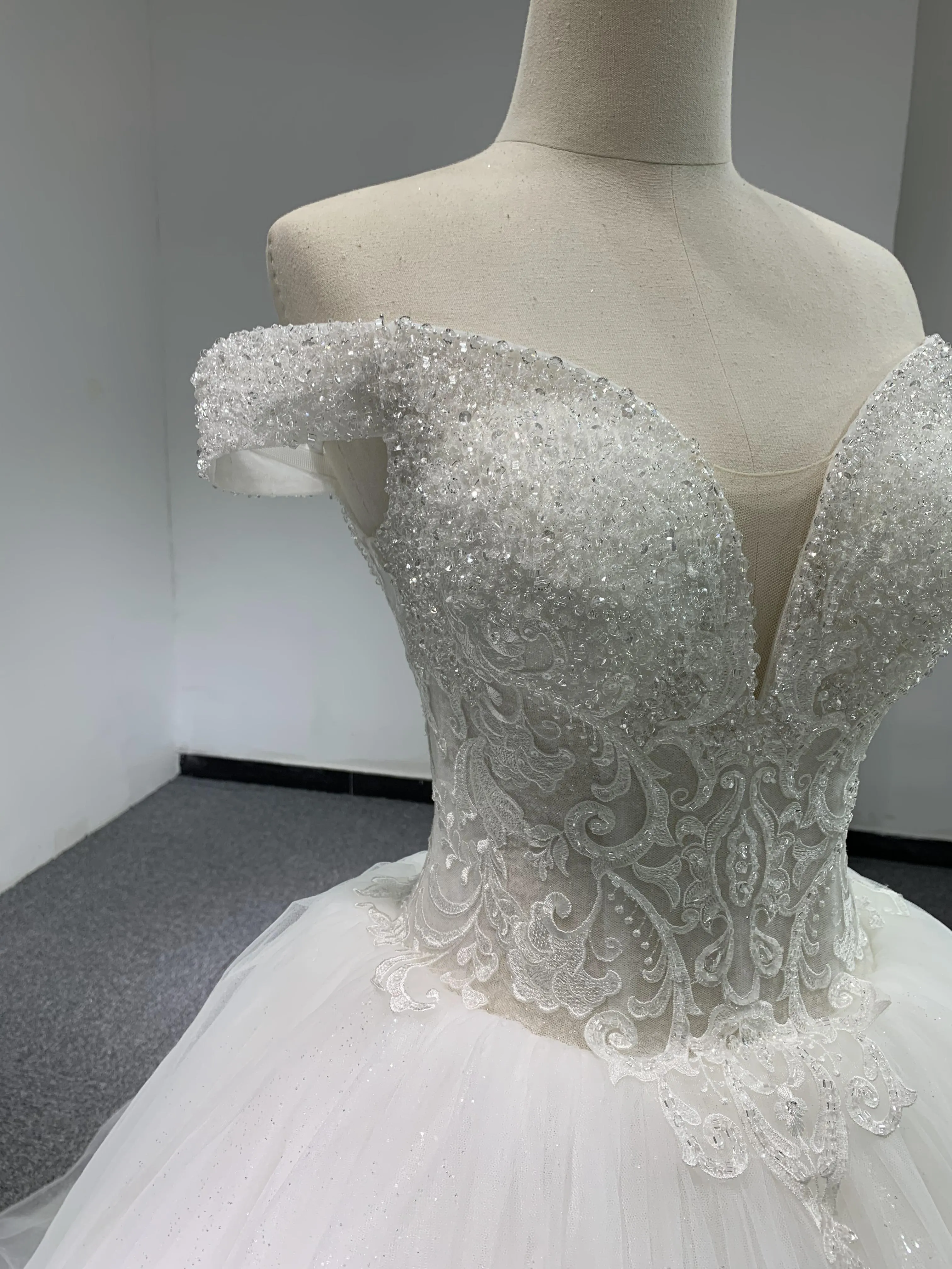BYG luxury nice beadings wedding dress off the shoulder