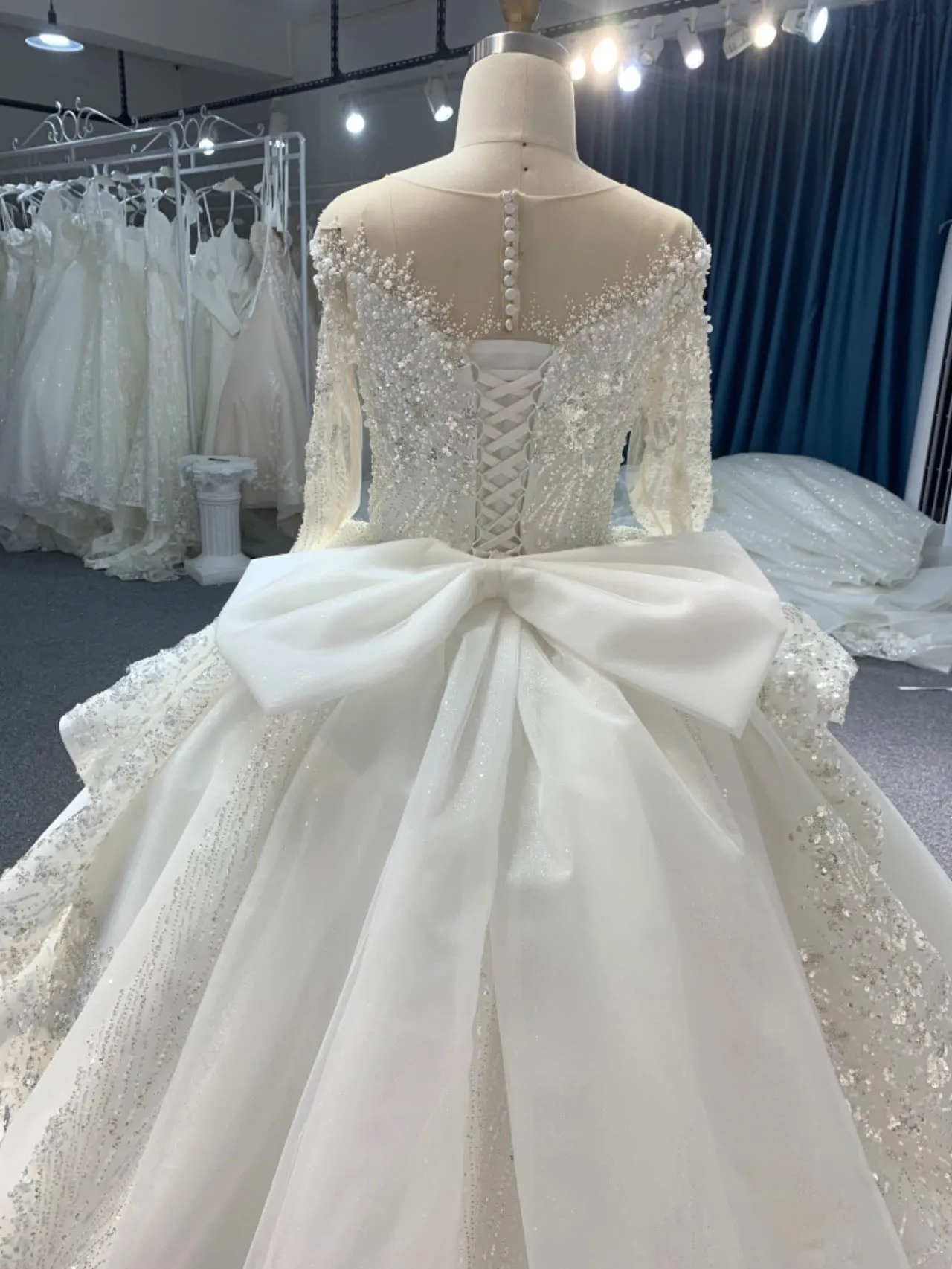 BYG23-39 Long sleeves with bow and luxurious beading Ball gown wedding dress