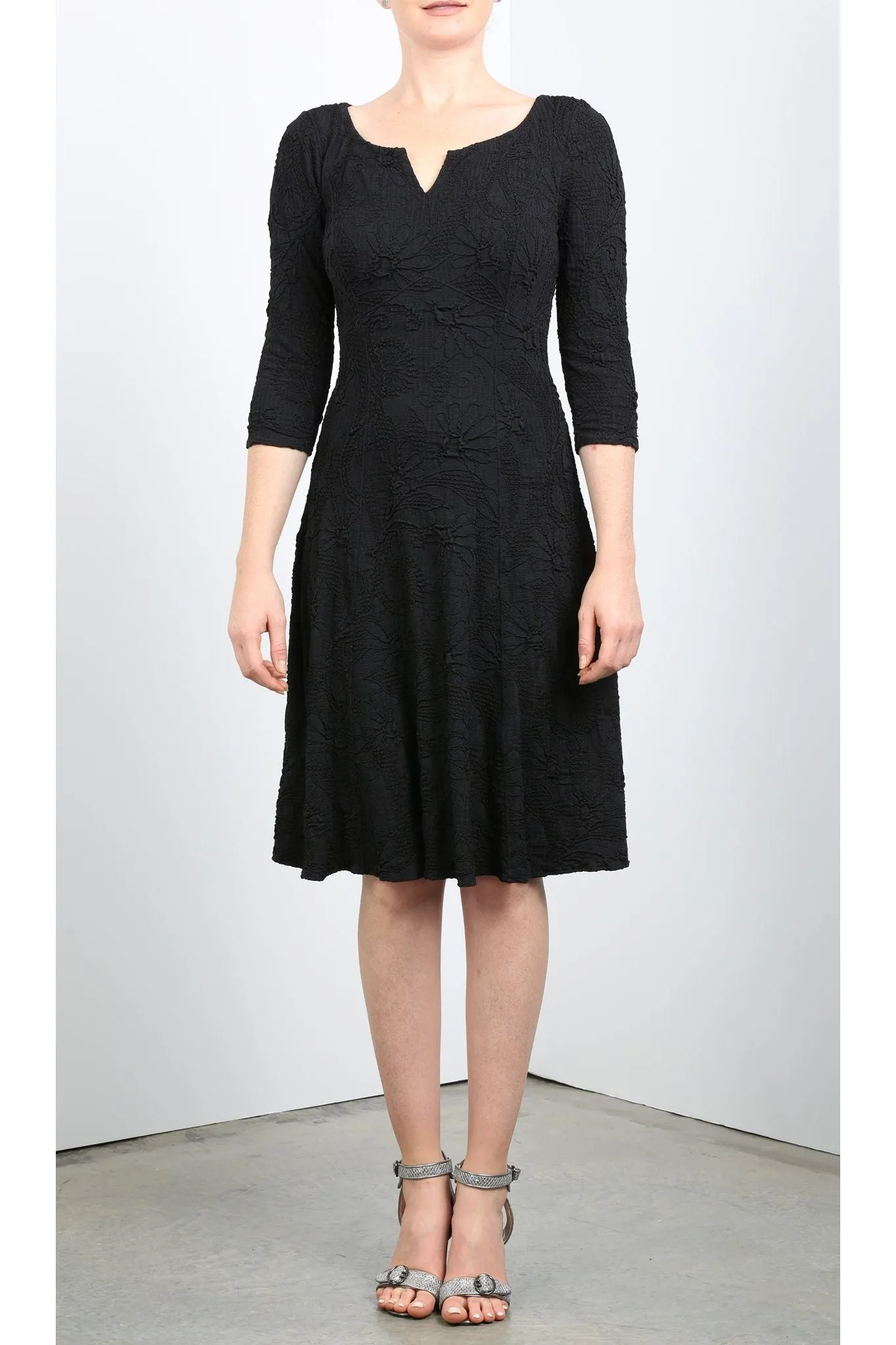 DAIN 3/4 Sleeve Scoop Neck Flared Trapeze Black Dress
