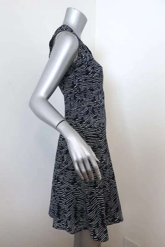 Derek Lam Dress Navy/White Printed Stretch Silk Size 2 Sleeveless Fit & Flare