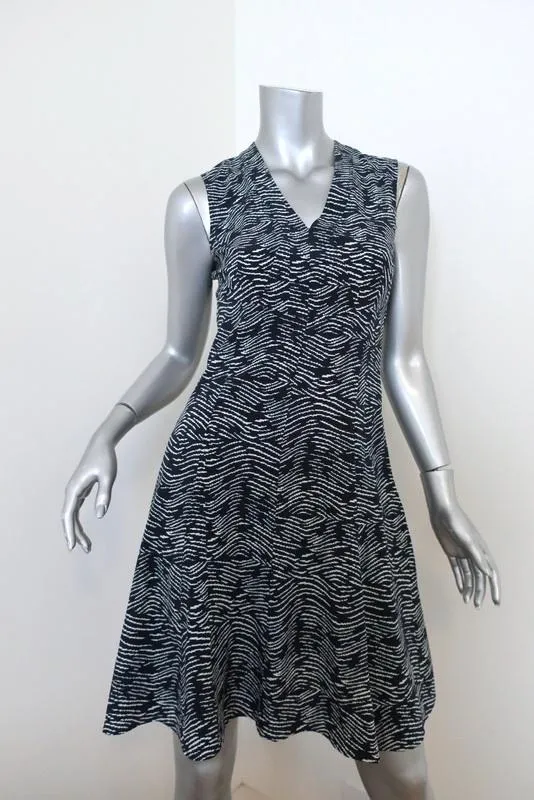 Derek Lam Dress Navy/White Printed Stretch Silk Size 2 Sleeveless Fit & Flare