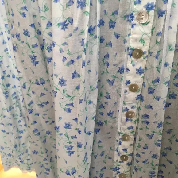 Eileen West Button Front Full Length Gown/Robe with Bluebell Print Size S