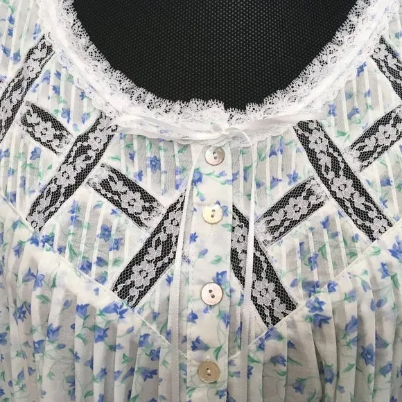 Eileen West Button Front Full Length Gown/Robe with Bluebell Print Size S