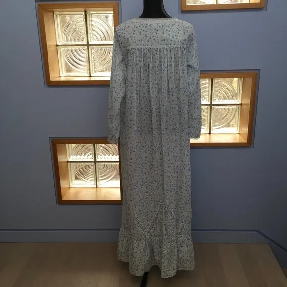 Eileen West Button Front Full Length Gown/Robe with Bluebell Print Size S