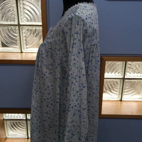 Eileen West Button Front Full Length Gown/Robe with Bluebell Print Size S