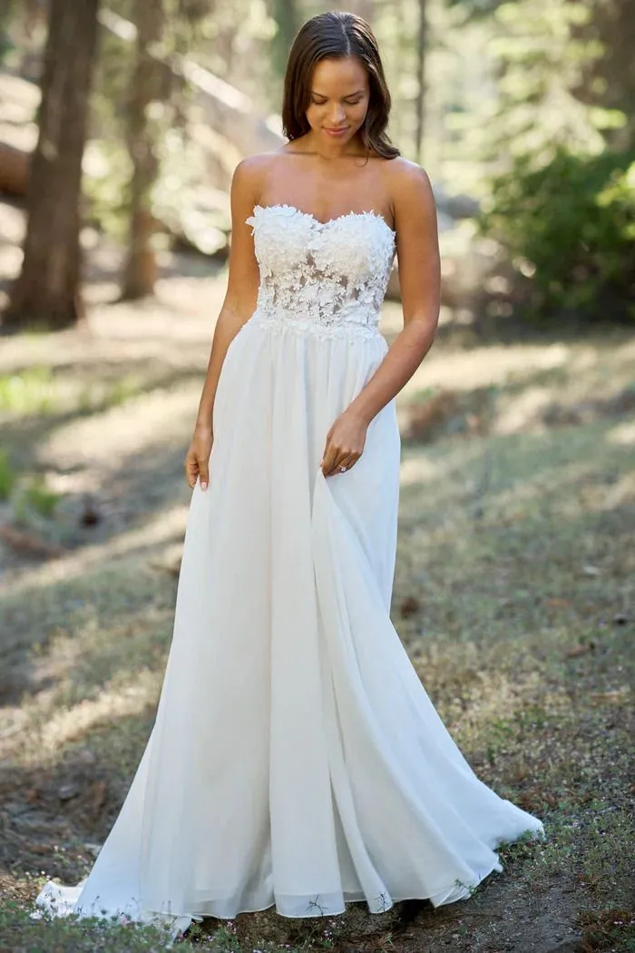 Ella Rosa Size 6 BE658 Ivory/Silver Gown