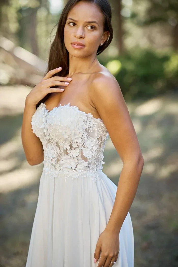Ella Rosa Size 6 BE658 Ivory/Silver Gown