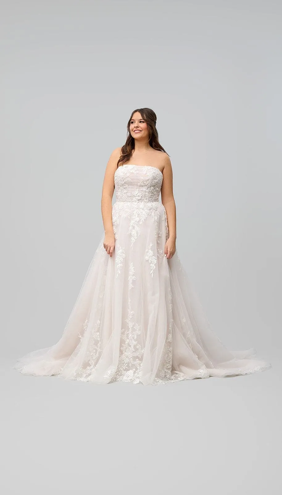 In Stock Emelia