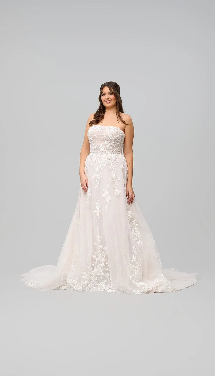 In Stock Emelia
