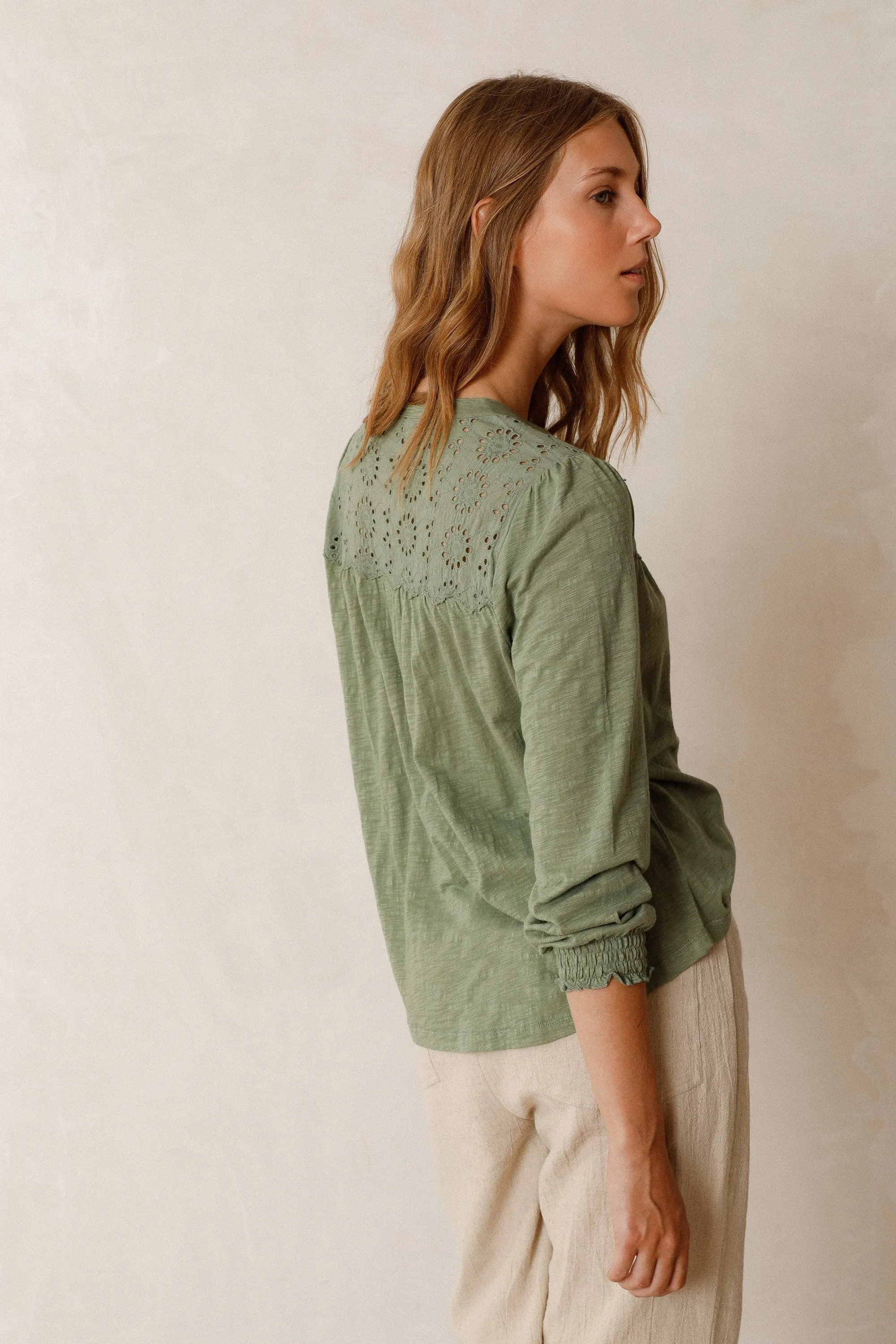 Indi & Cold Shirt Basil