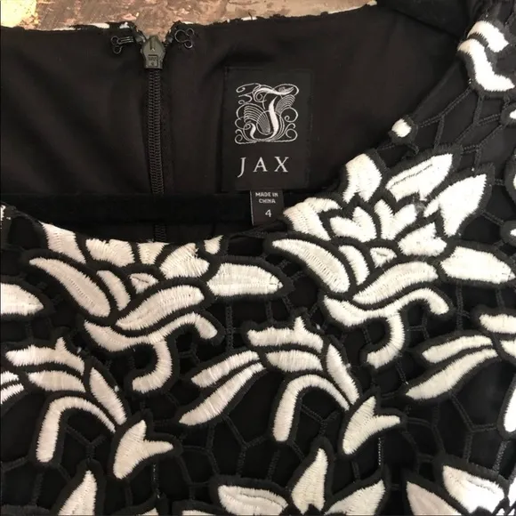 Jax Floral Lace Embroidered Popover Sheath Dress in Black &amp; White NWOT
