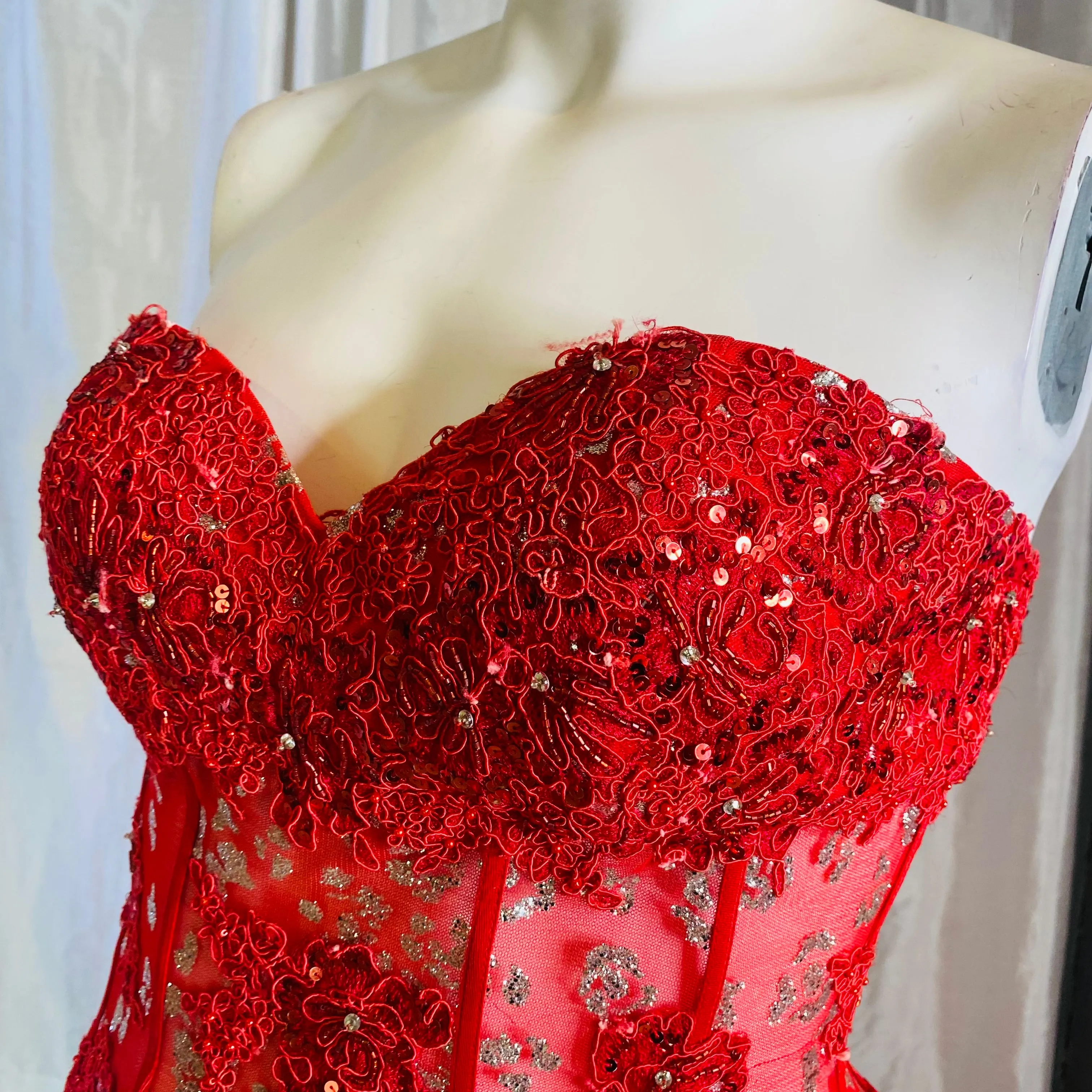 JOVANI Style 1531 Long Strapless Gown Red Size 12
