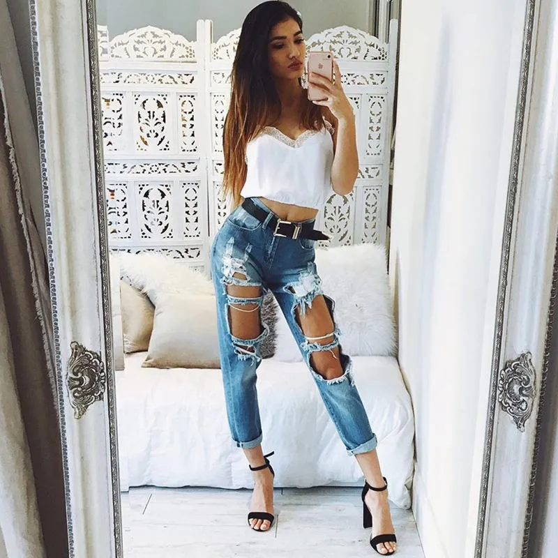 Lace V-Neck Crop Tank Top