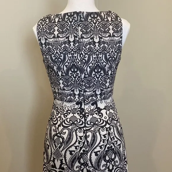 Lovely Black &amp; White Geometrical Design Fitted Sheath Dress with Jewel Neckline