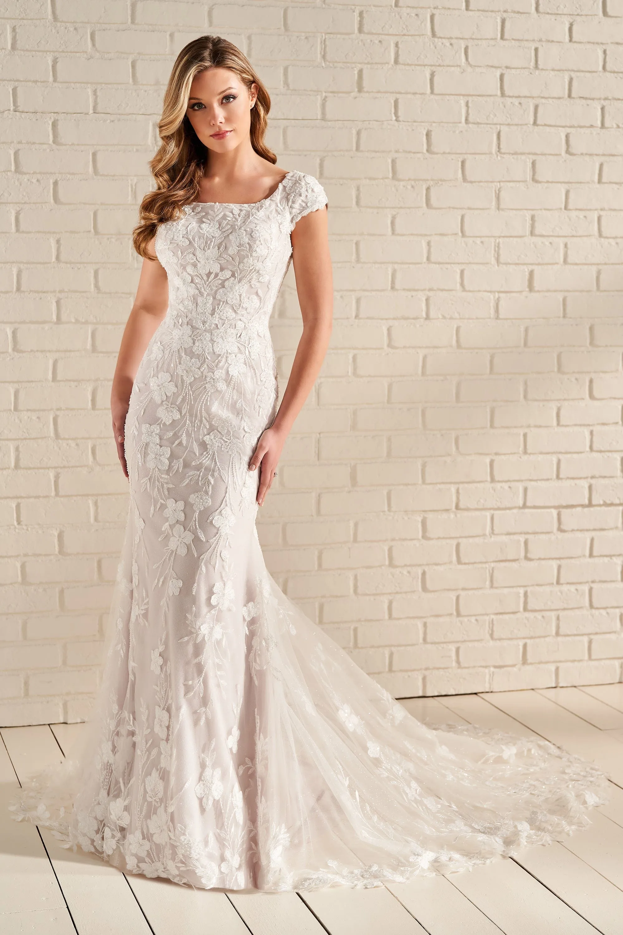 Modest by Mon Cheri: MOD955