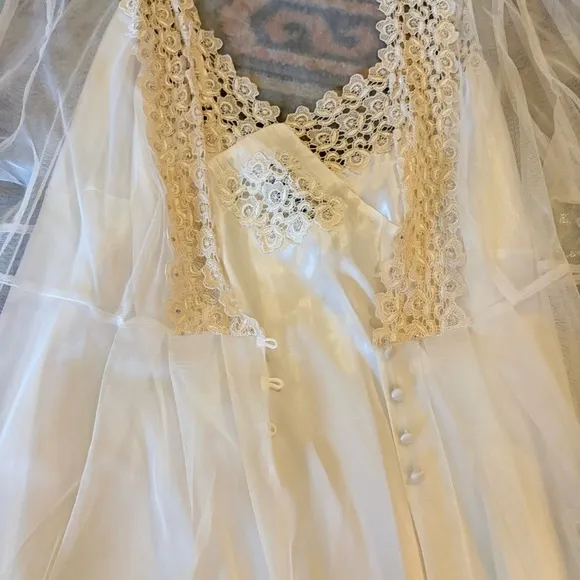 NWT Robe W/Lace Trim &amp; Elegant Silky Long Nightgown W/Lace Inserts Size 2X