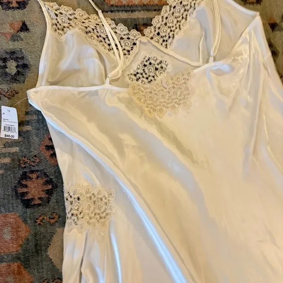 NWT Robe W/Lace Trim &amp; Elegant Silky Long Nightgown W/Lace Inserts Size 2X