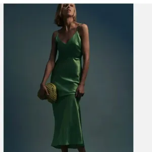 NWT ZARA GREEN-GRASS SATIN LINGERIE STYLE DRESS Small 3564/168 BLOGGERS Fave