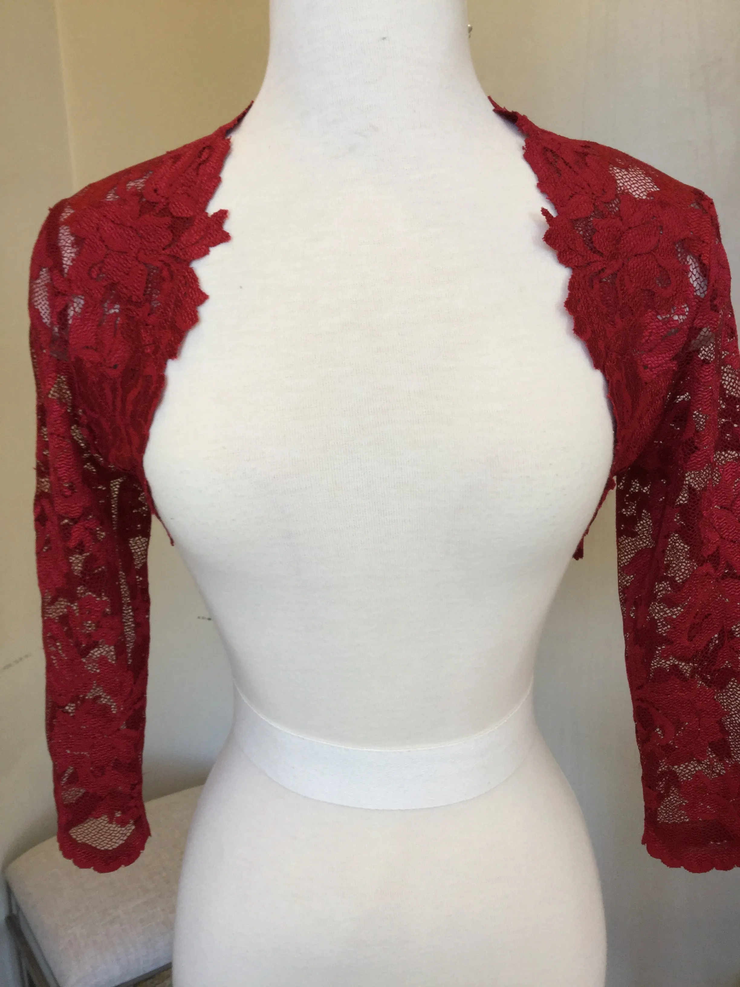 Olvi's Lace Bolero