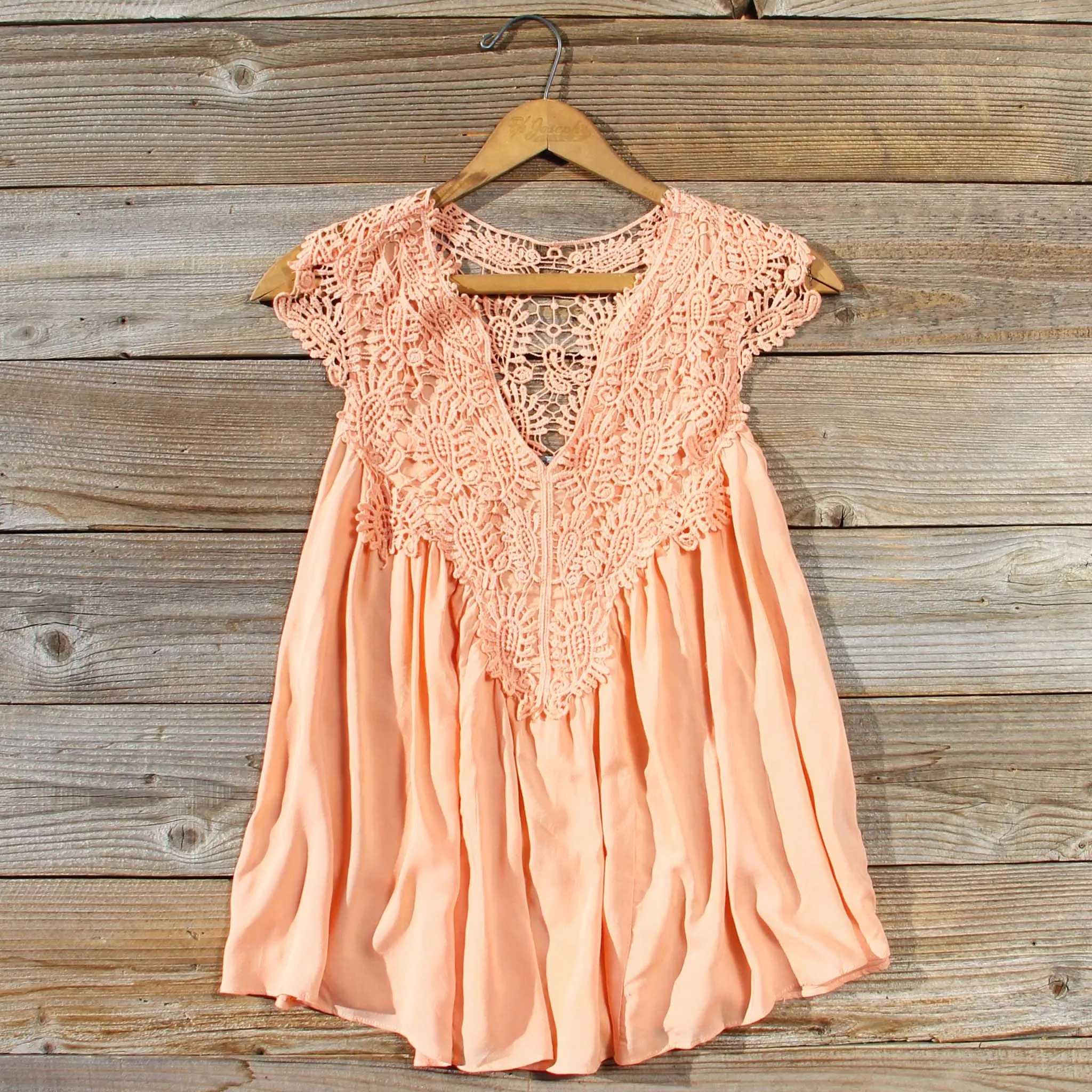 Shaded Peach Top