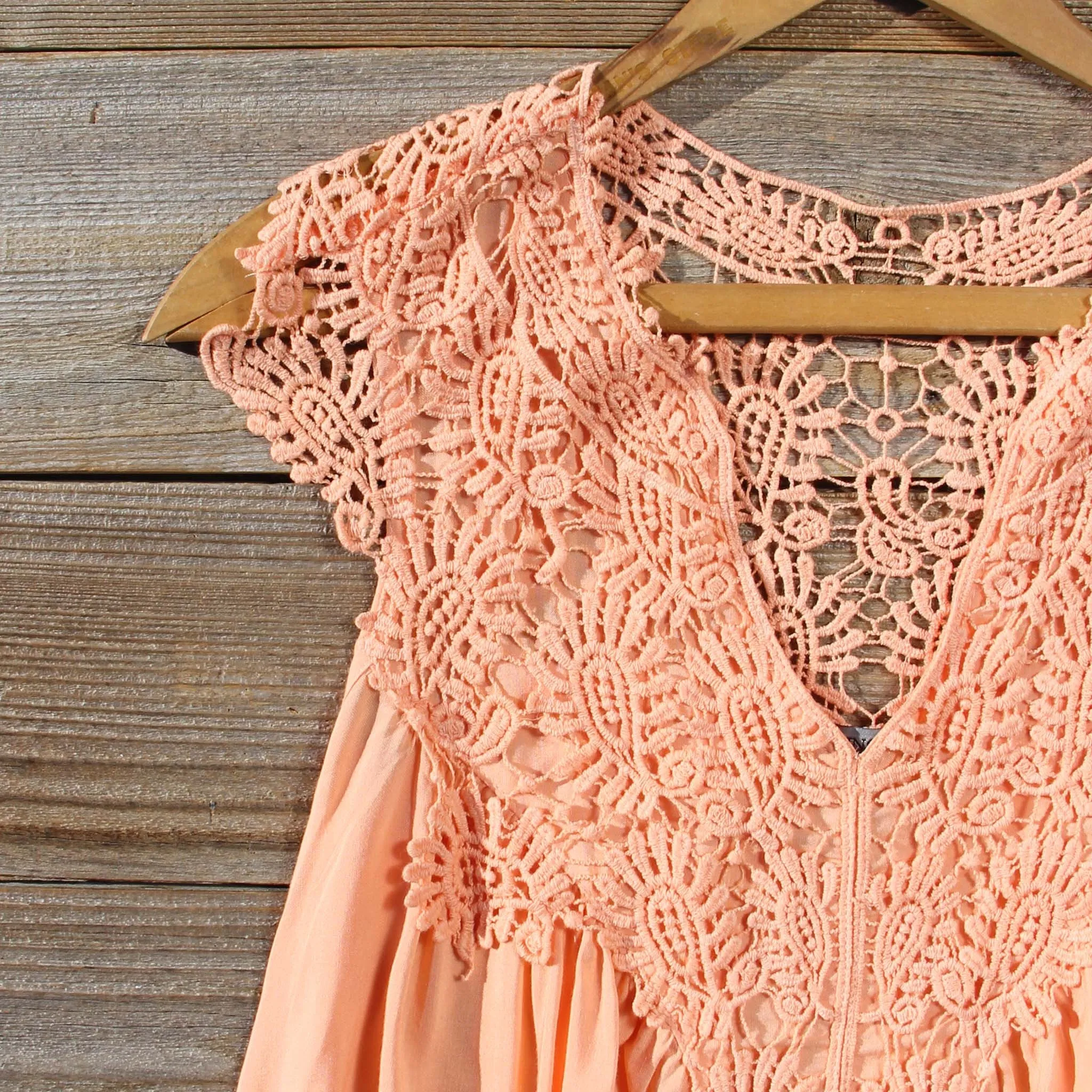 Shaded Peach Top