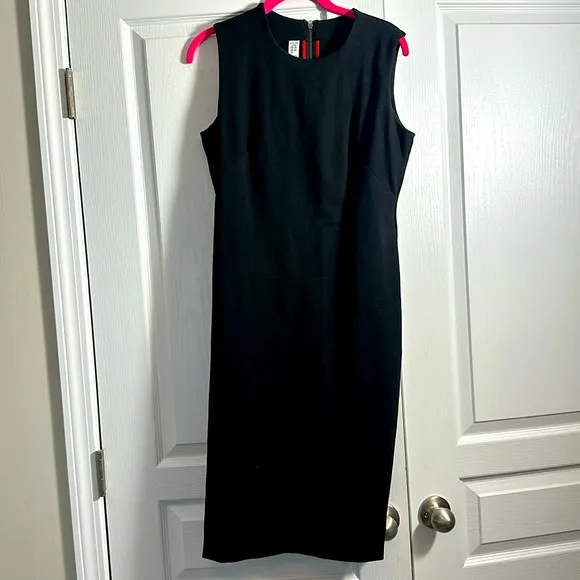Spanx The Perfect Sheath Dress Medium Black EUC smoke free home