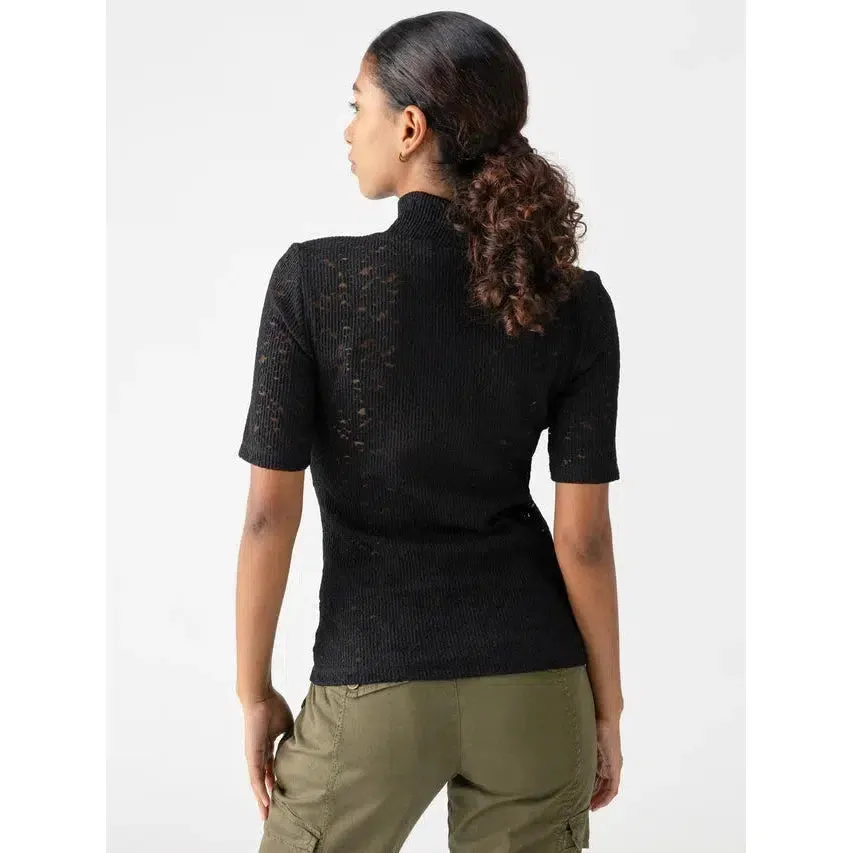 S/S LACE MOCK KNIT TOP