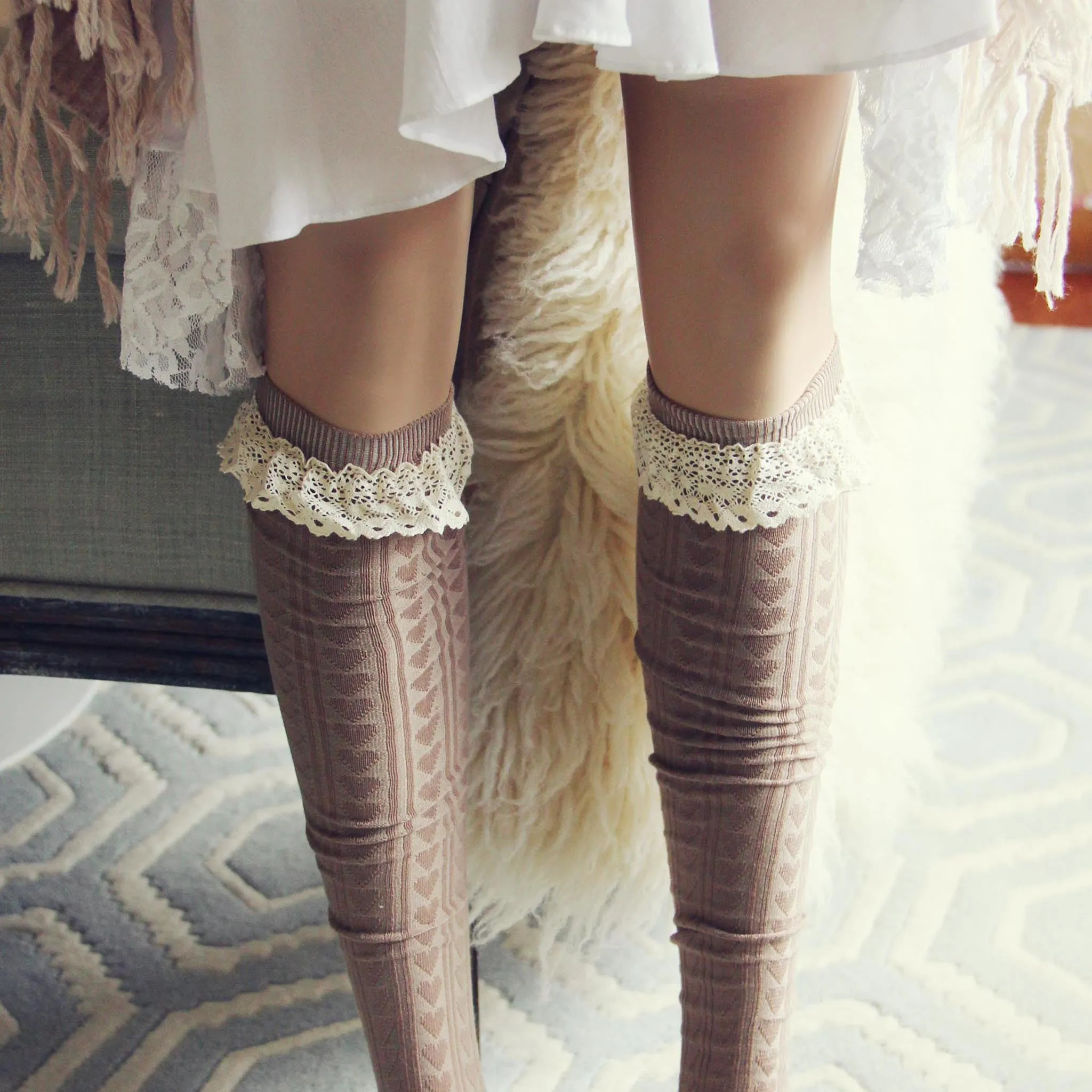 Sweetheart Lace Socks in Taupe