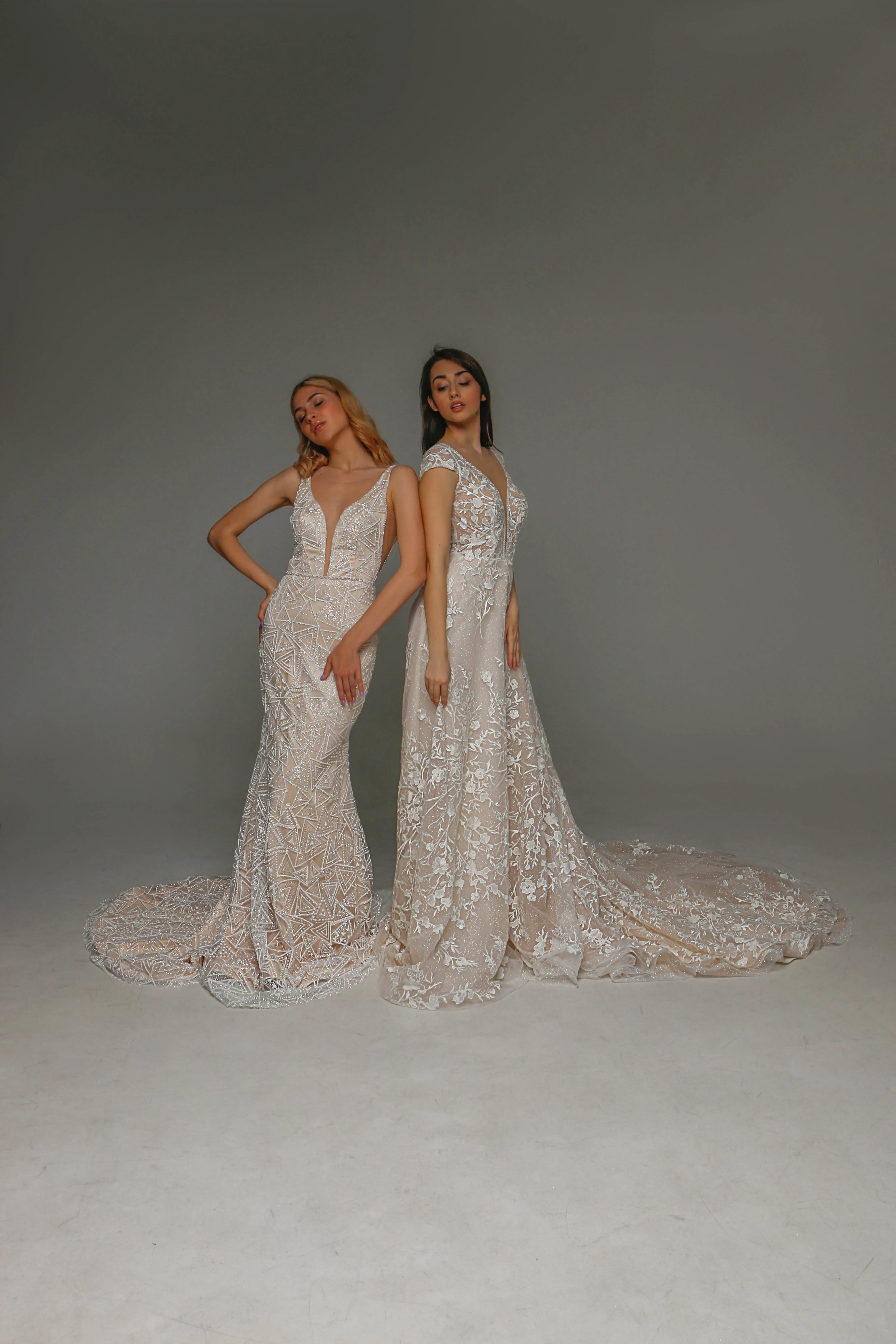 V0109, Lace Wedding Dress, Short Sleeved Wedding Dress