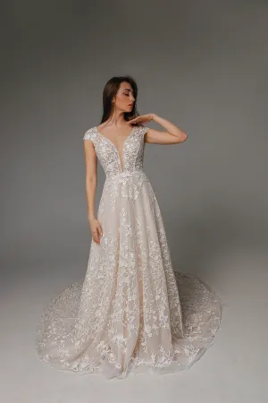 V0109, Lace Wedding Dress, Short Sleeved Wedding Dress