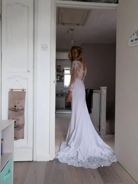 Wedding Dress Scoop-Neck Full Sleeves Bride Dress Zipper Back Top
