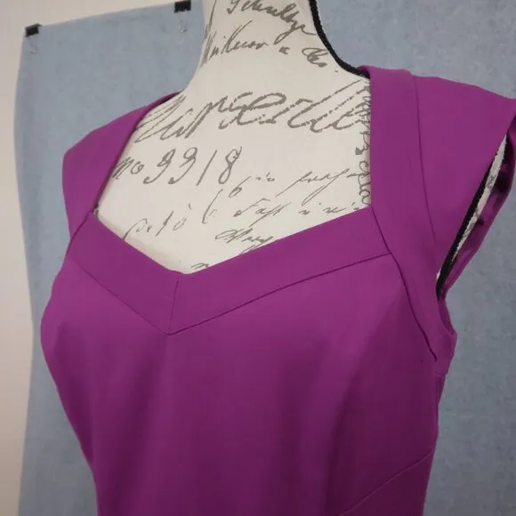 WHBM | NWT Very Berry Perfect Form Sheath Dress | Size 8