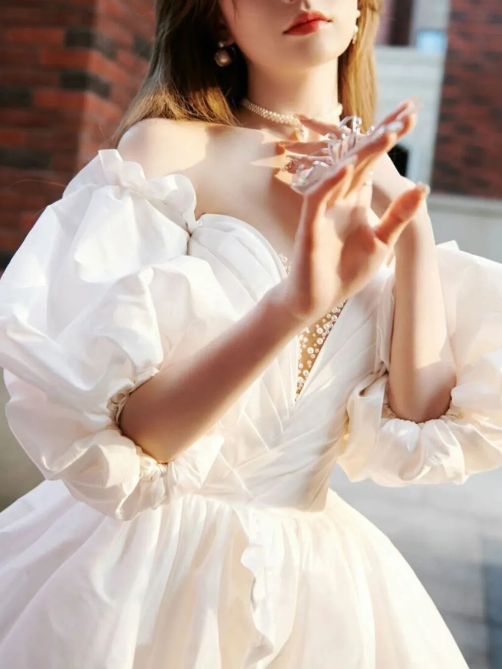 White sweetheart neck short prom dress long sleeve short evening dress