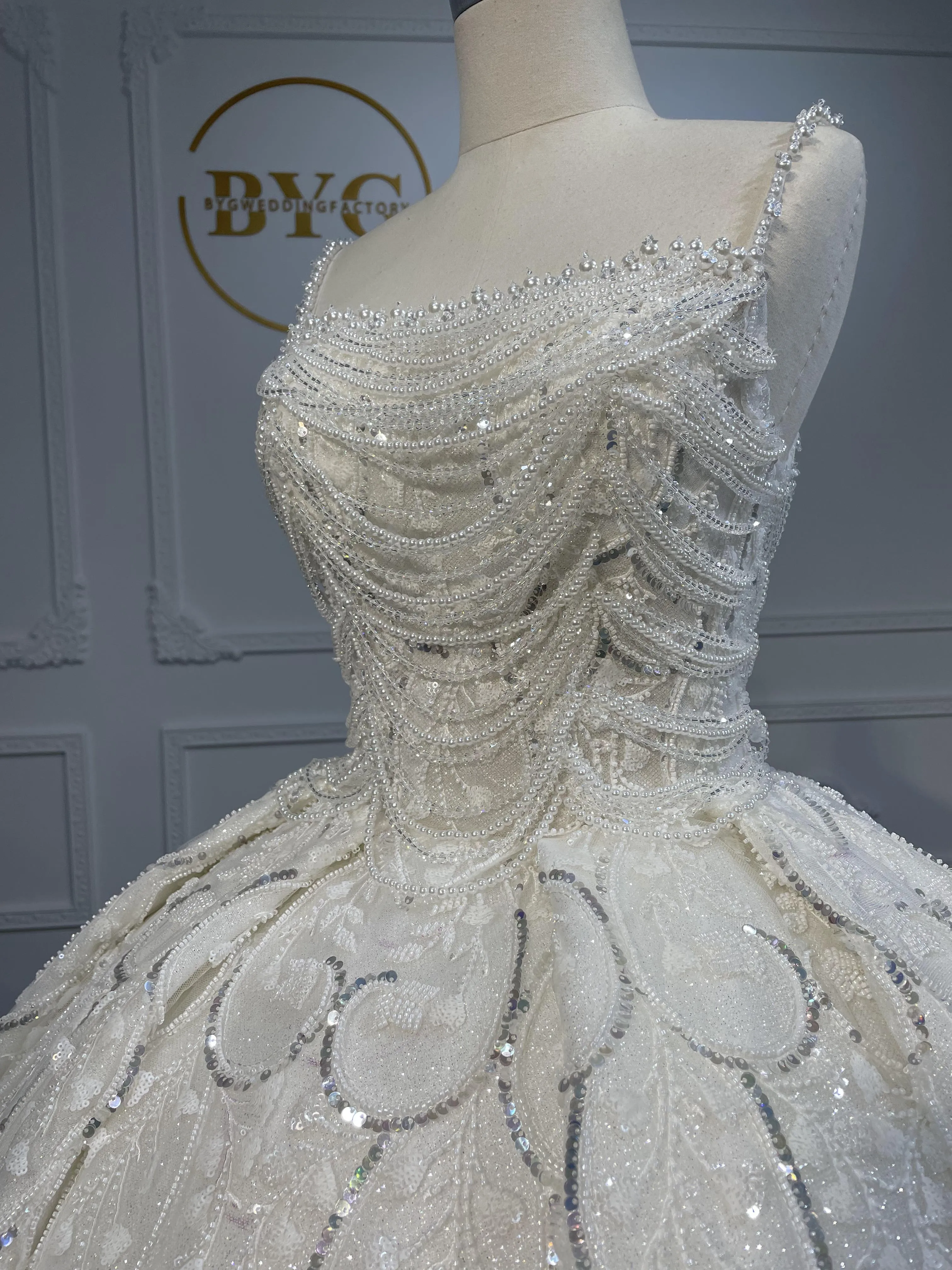 Z065- BYG  Super Luxury Pears Train Beading Ballgown