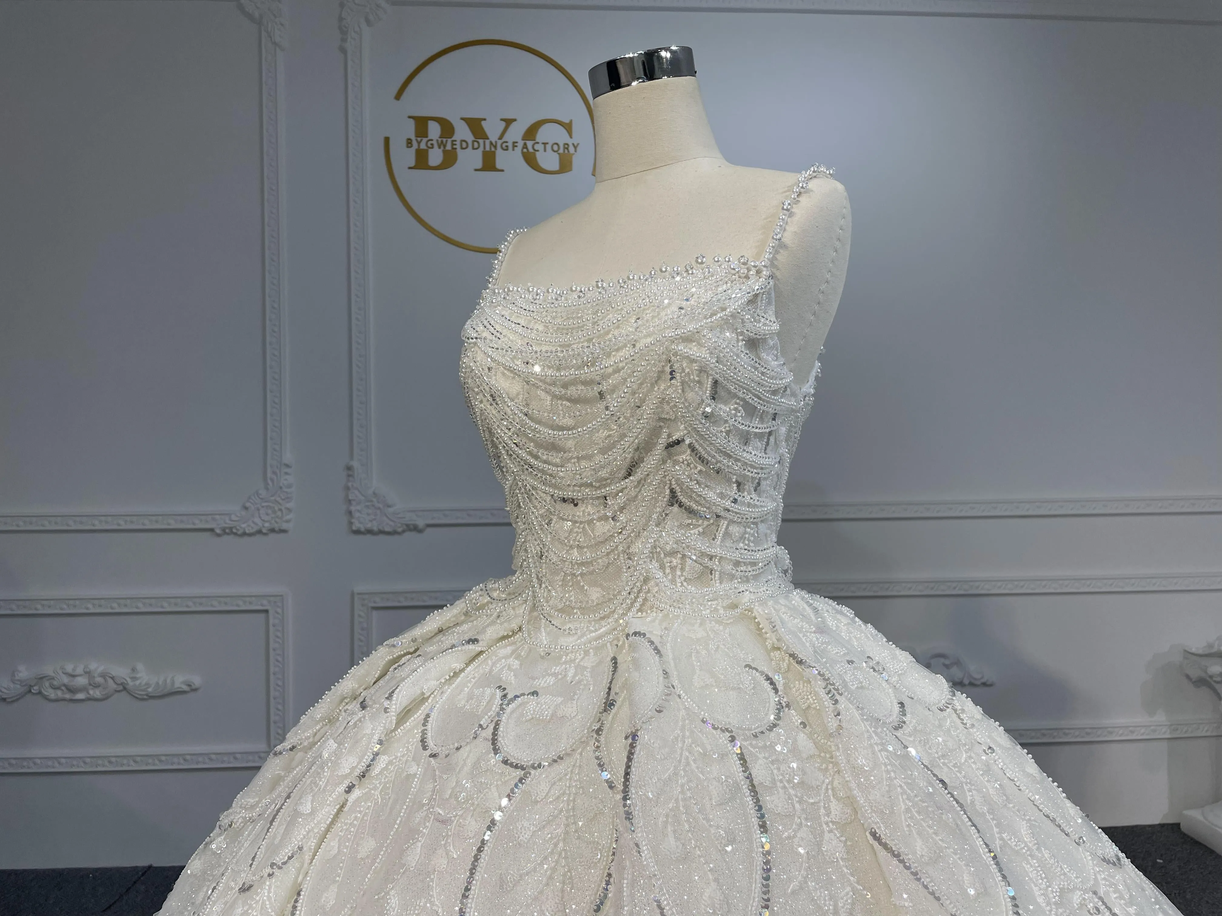 Z065- BYG  Super Luxury Pears Train Beading Ballgown
